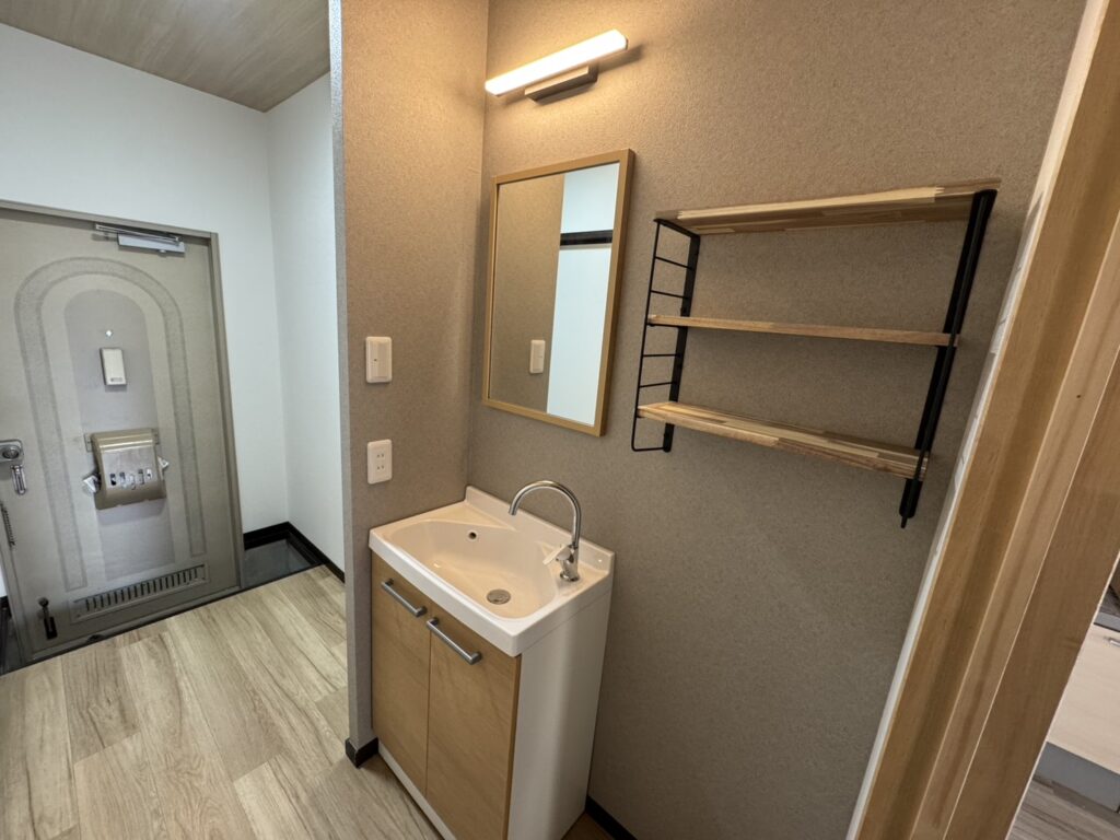 Domus（ﾄﾞﾑｽ）102（室内改装済） 画像3